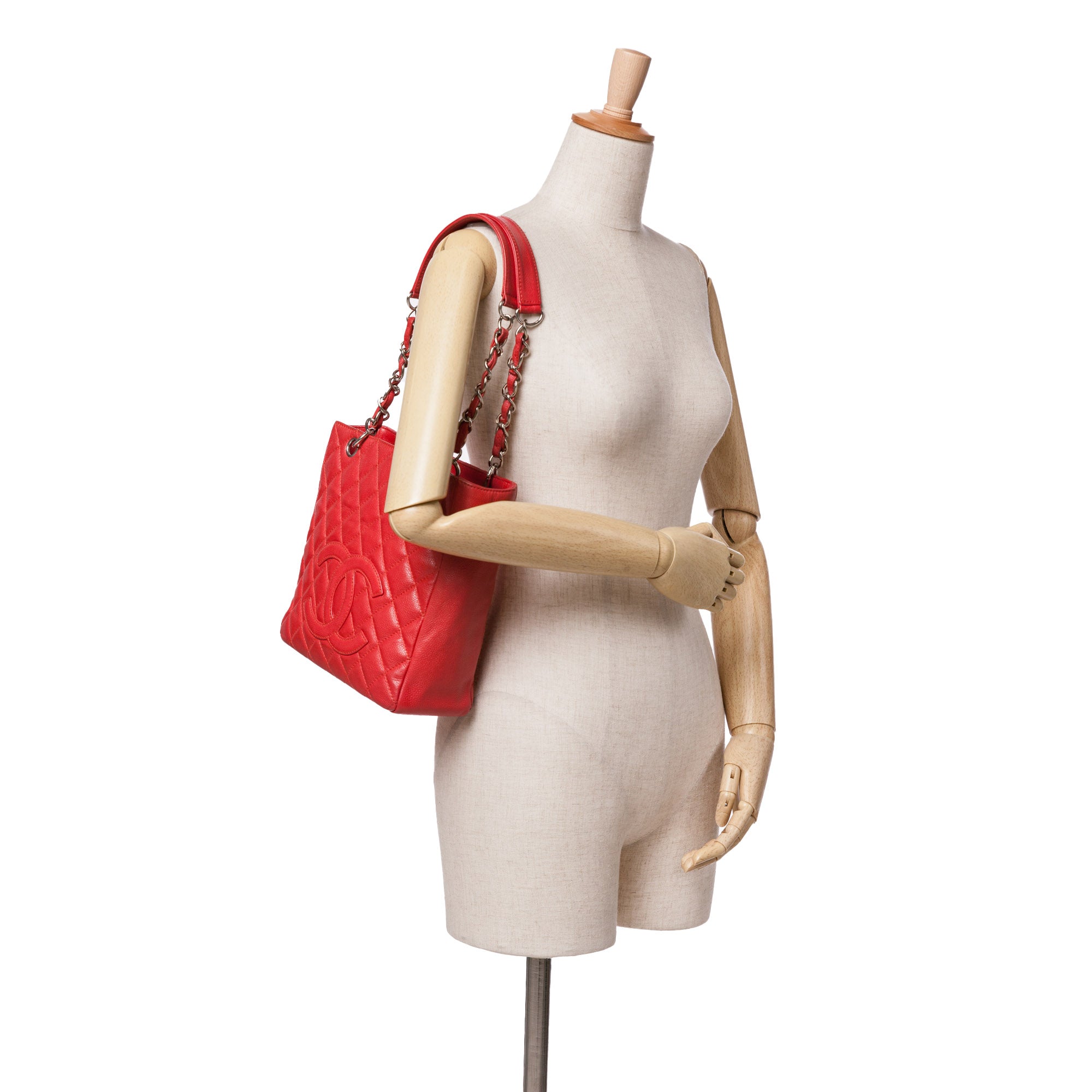 Chanel | Pre-Owned Caviar Petite Shopping Tote | Red