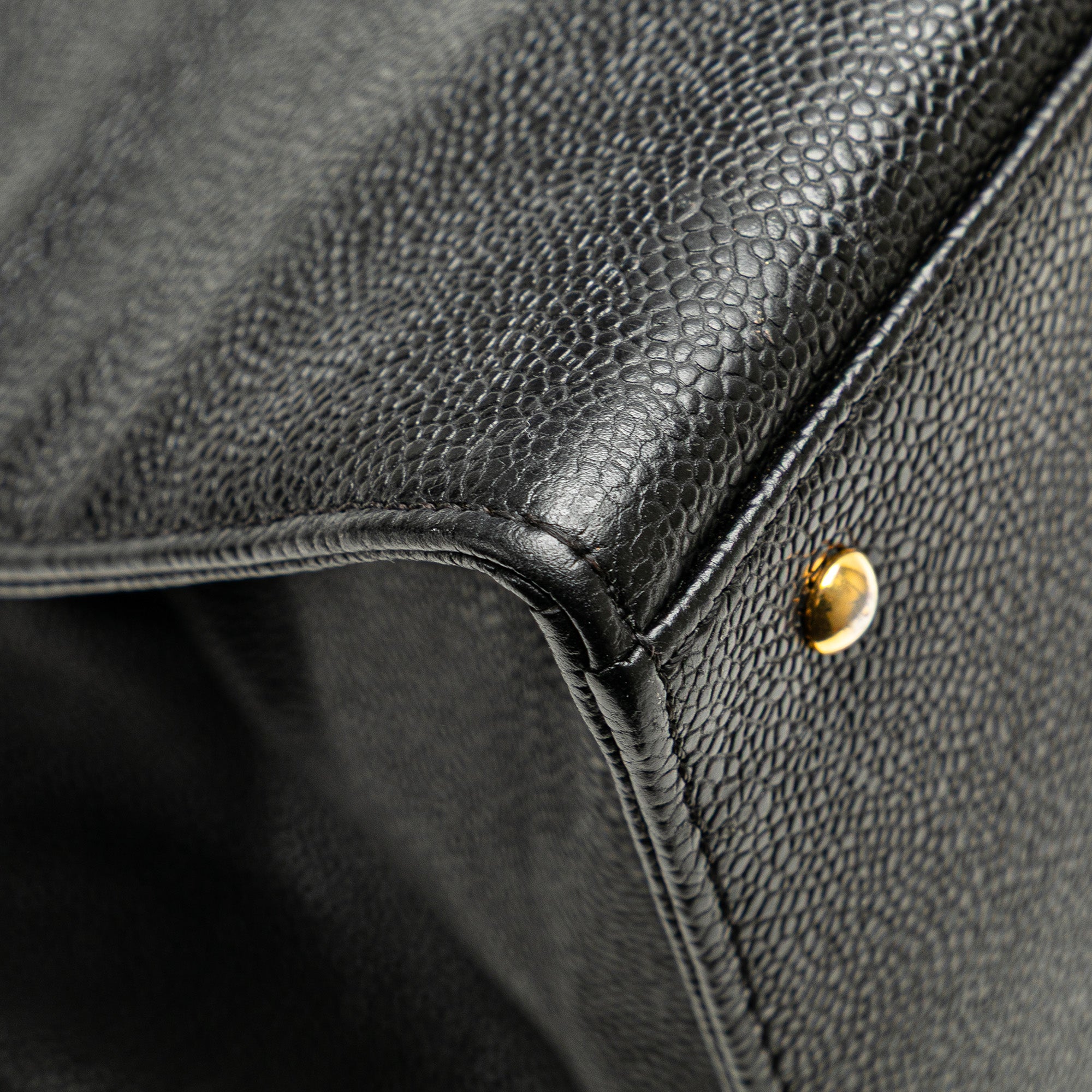 Chanel | Pre-Owned CC Caviar Leather Tote - I | Black