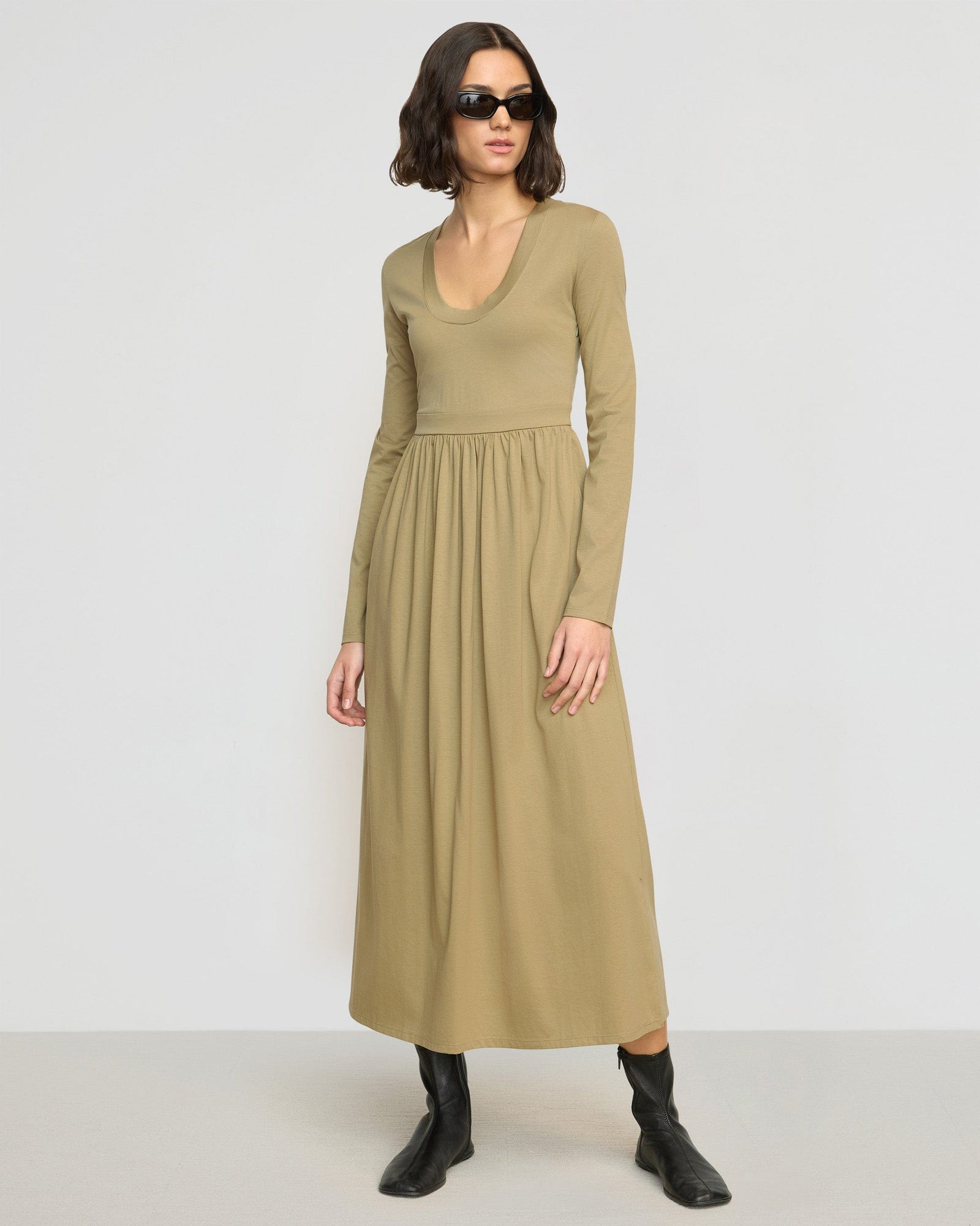 Olivia | Cherie U-Neck Jersey Dress in Size Small