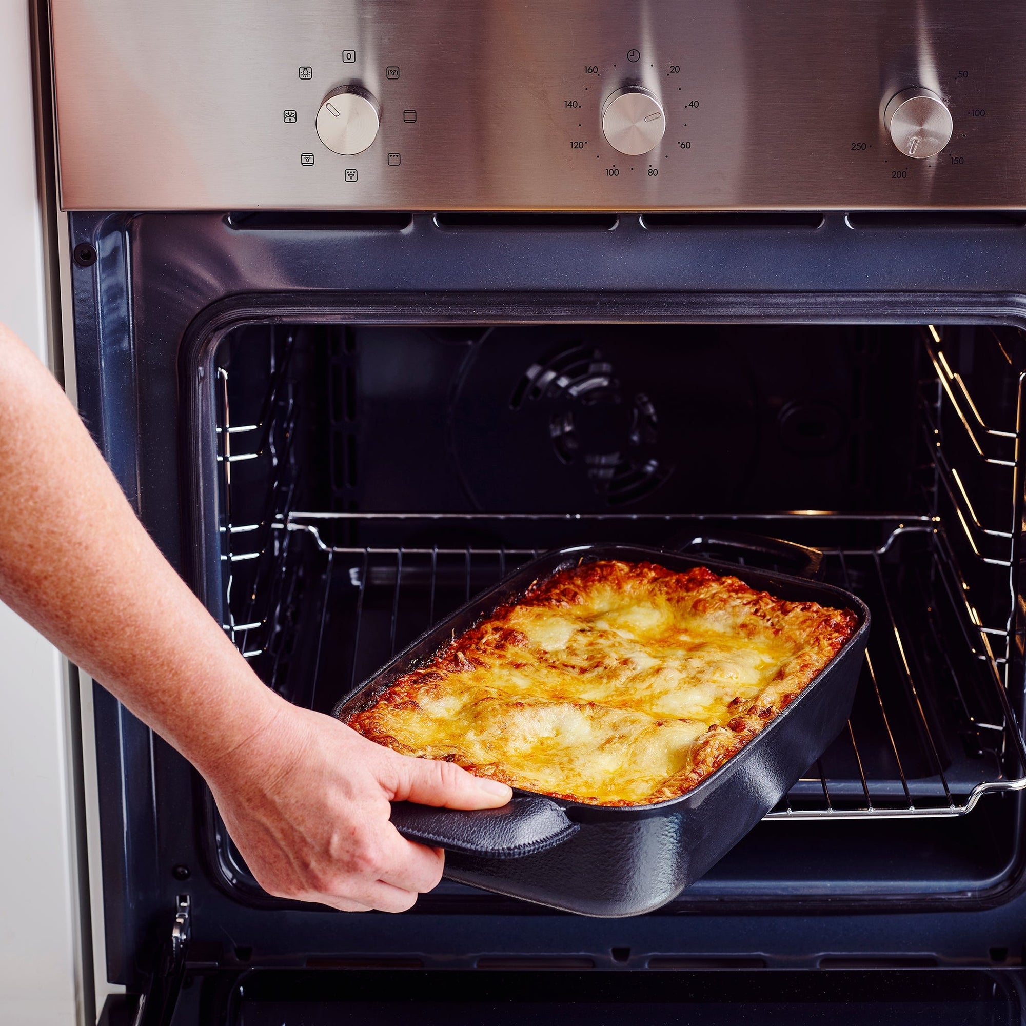 Nori 12x8" Cast Iron Roasting Pan - Alva Cookware