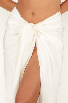 Sylvie Sarong | Foam