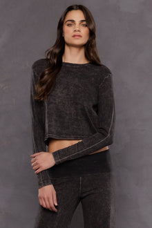 Women | Long Sleeve Crop Tee | Mineral Wash 6