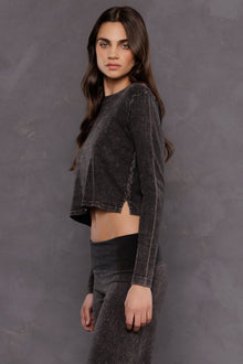Women | Long Sleeve Crop Tee | Mineral Wash 6