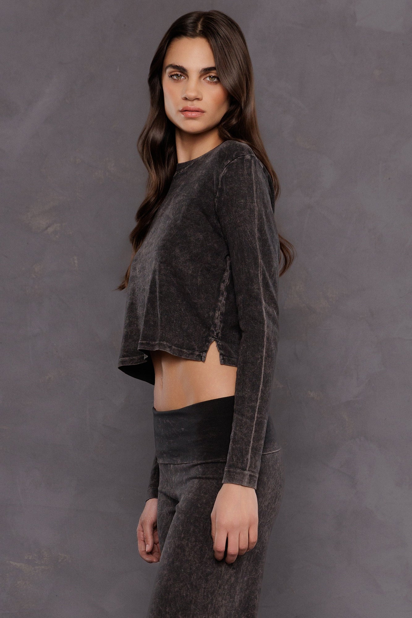 Women | Long Sleeve Crop Tee | Mineral Wash 6