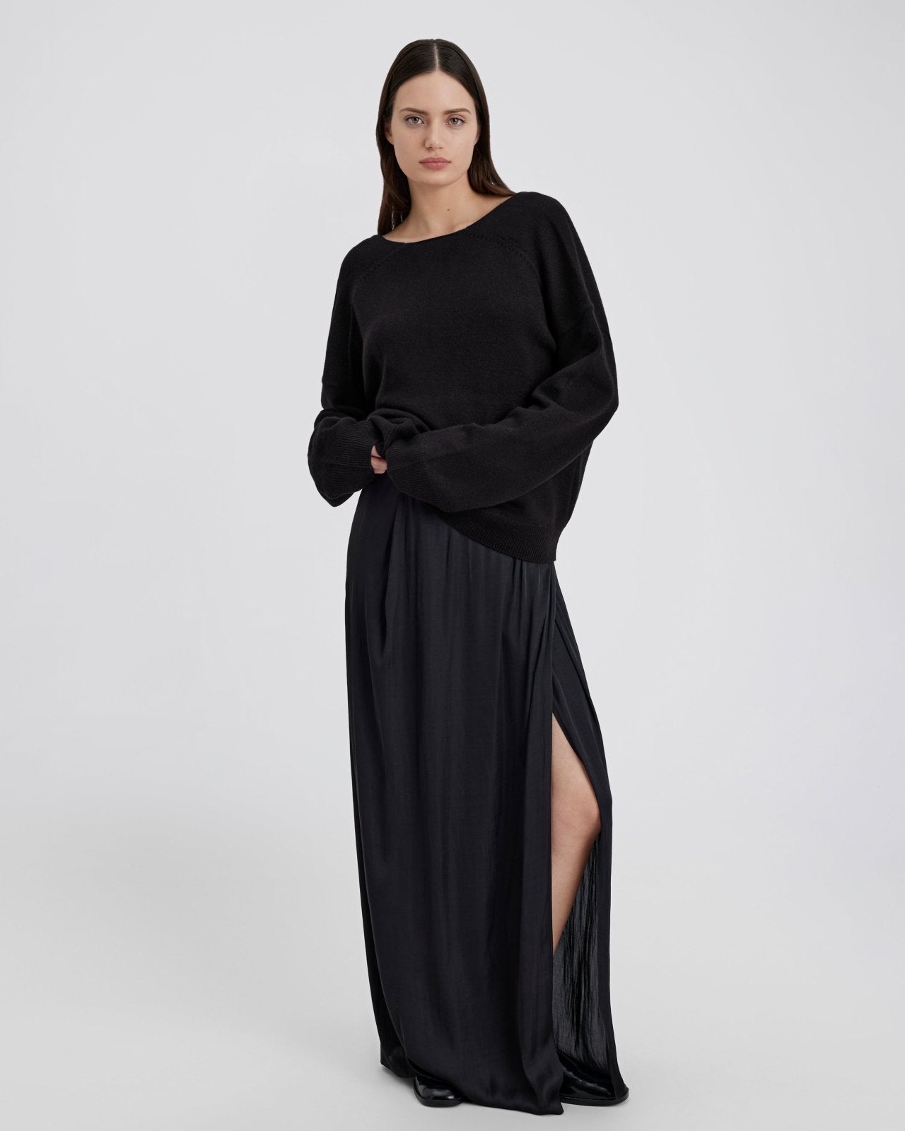 The Lowell Cashmere Sweater - Solid & Striped