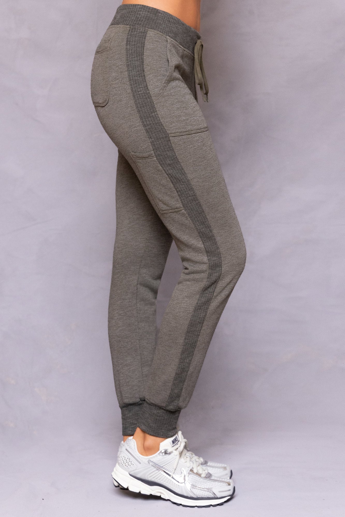 Women | Striated Racing Stripe Fitted Jogger | Olive