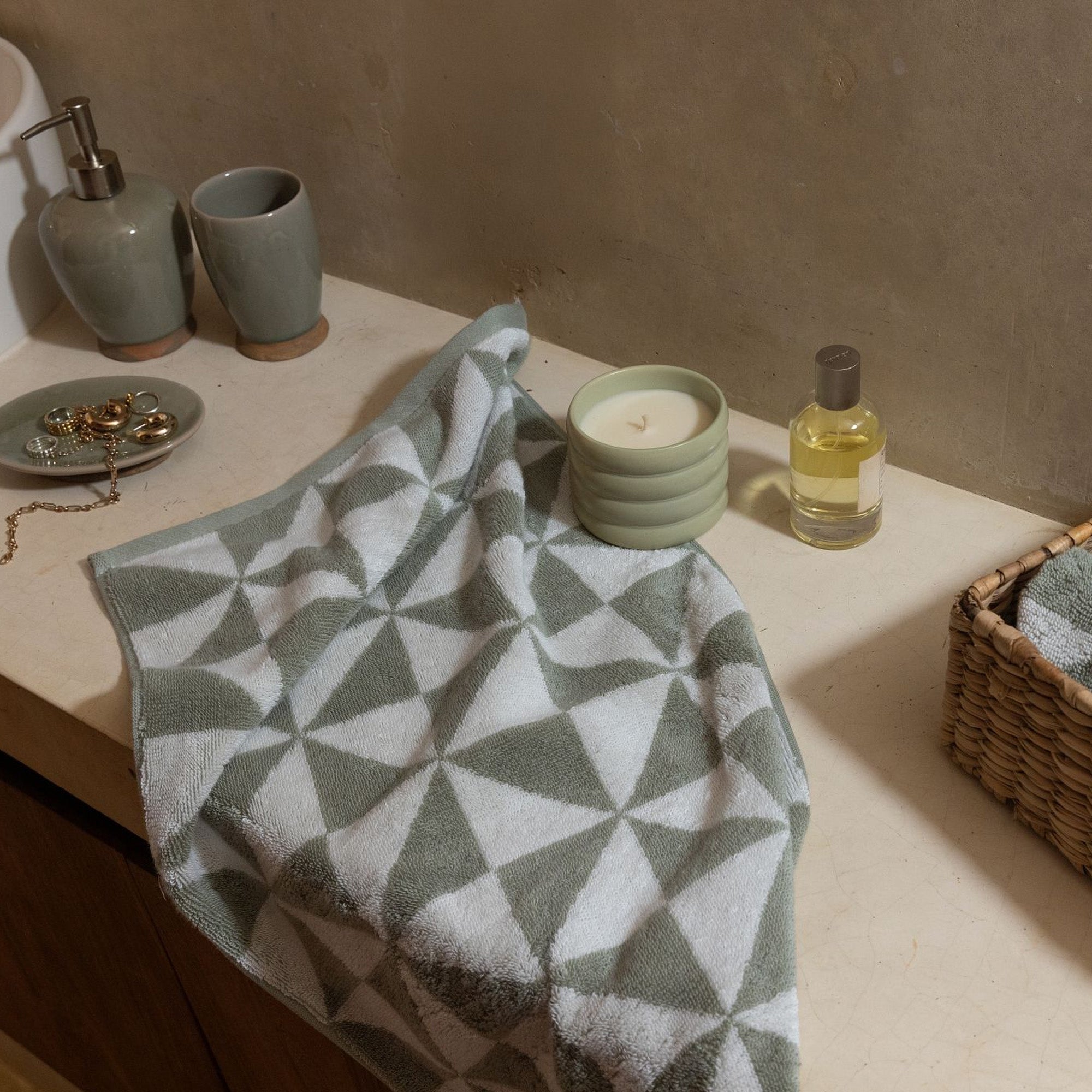Umbra Australian Cotton Towels | Sage/Ecru