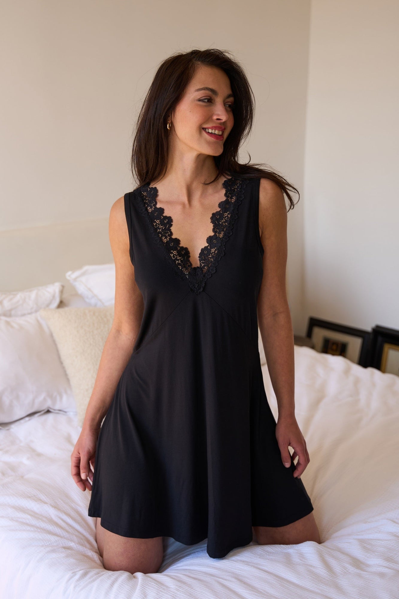 UNE PIECE-Lace Trim V-Neck Nightie BLACK