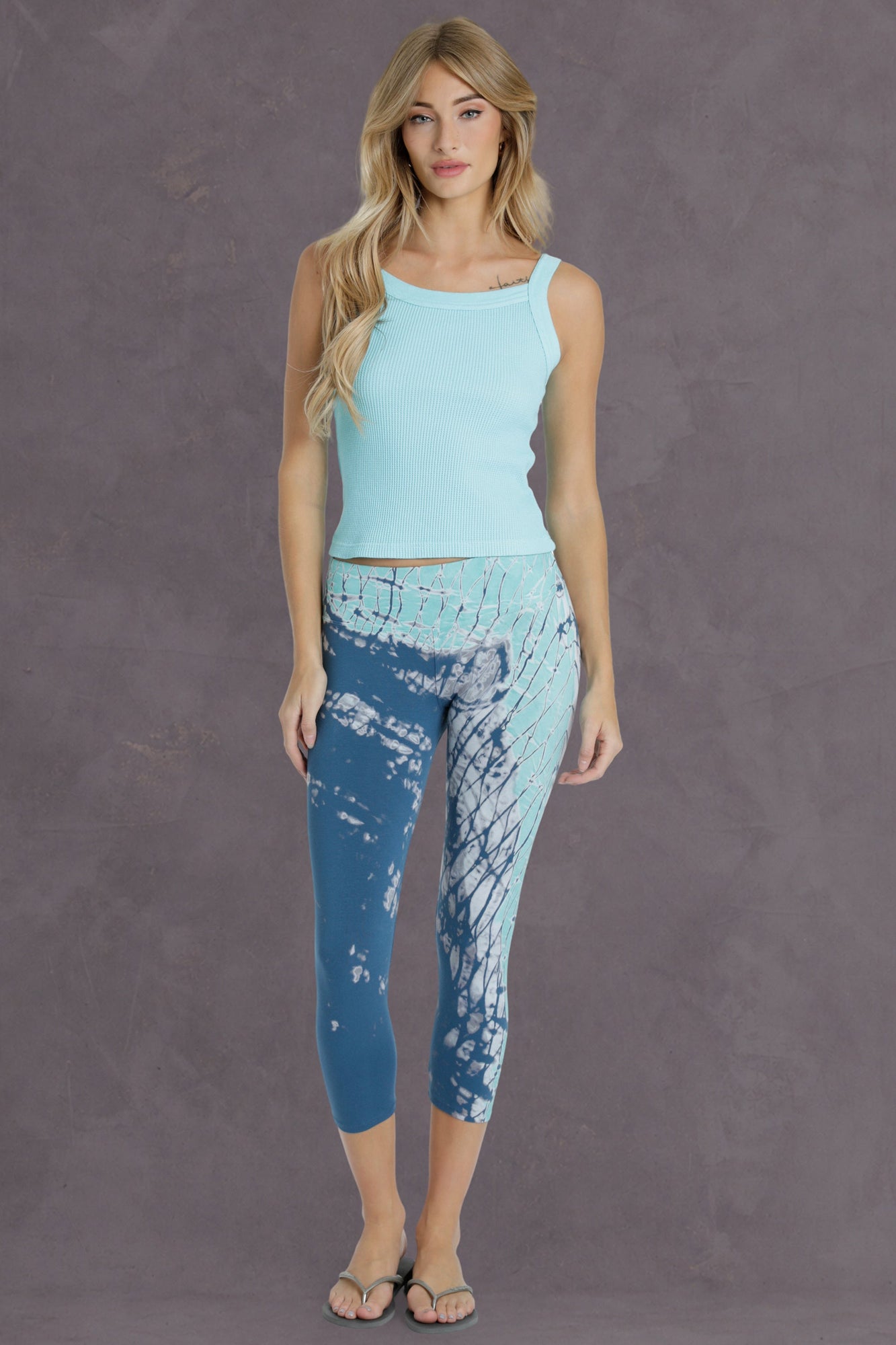 Women | Flat Waist Capri Legging | Diagonal Butterfly Wash 6