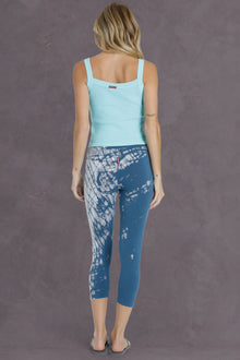 Women | Flat Waist Capri Legging | Diagonal Butterfly Wash 6